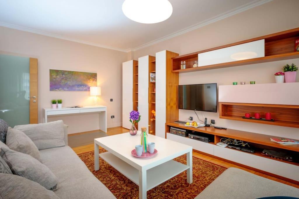 Green Apartment - Top Location, Near City Center! Sófia Exterior foto