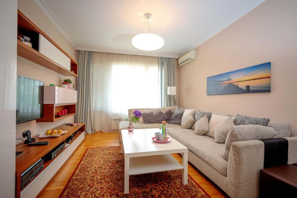 Green Apartment - Top Location, Near City Center! Sófia Exterior foto