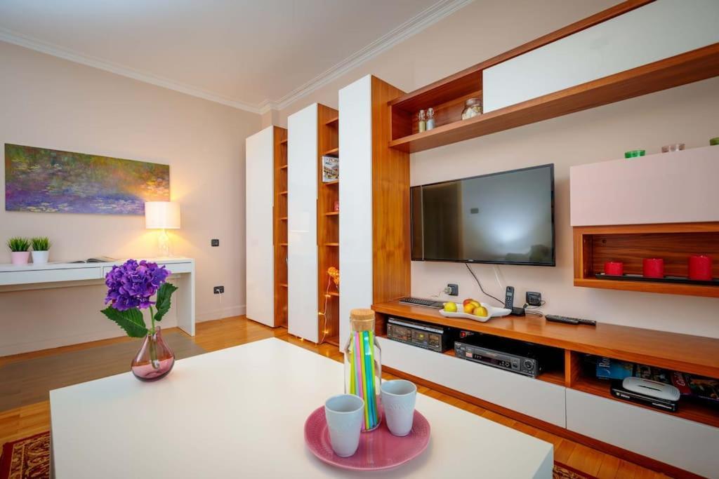 Green Apartment - Top Location, Near City Center! Sófia Exterior foto