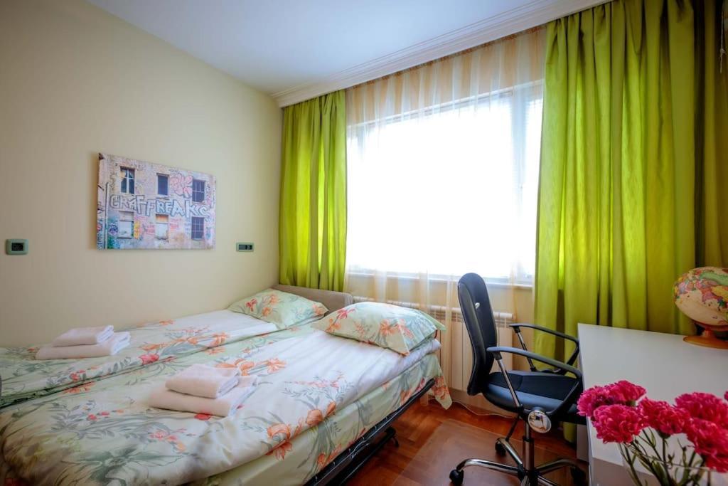 Green Apartment - Top Location, Near City Center! Sófia Exterior foto